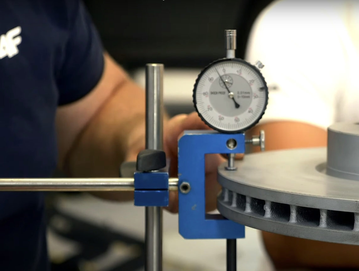 Pomiar grubości tarczy hamulcowej